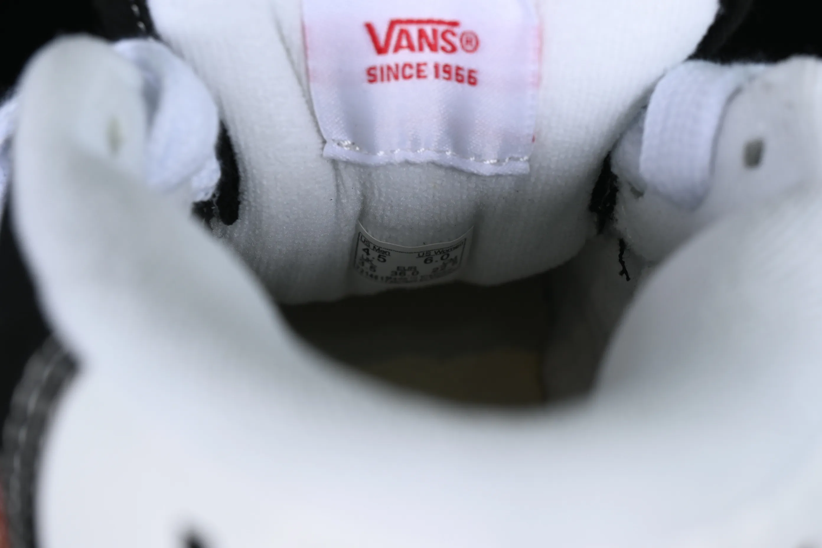 All categories Vans Vans series Vans Mid Vans Zhongbang Vans Knu Skool Vans official fat version of mid-top bread shoes VN000CQ96BTR